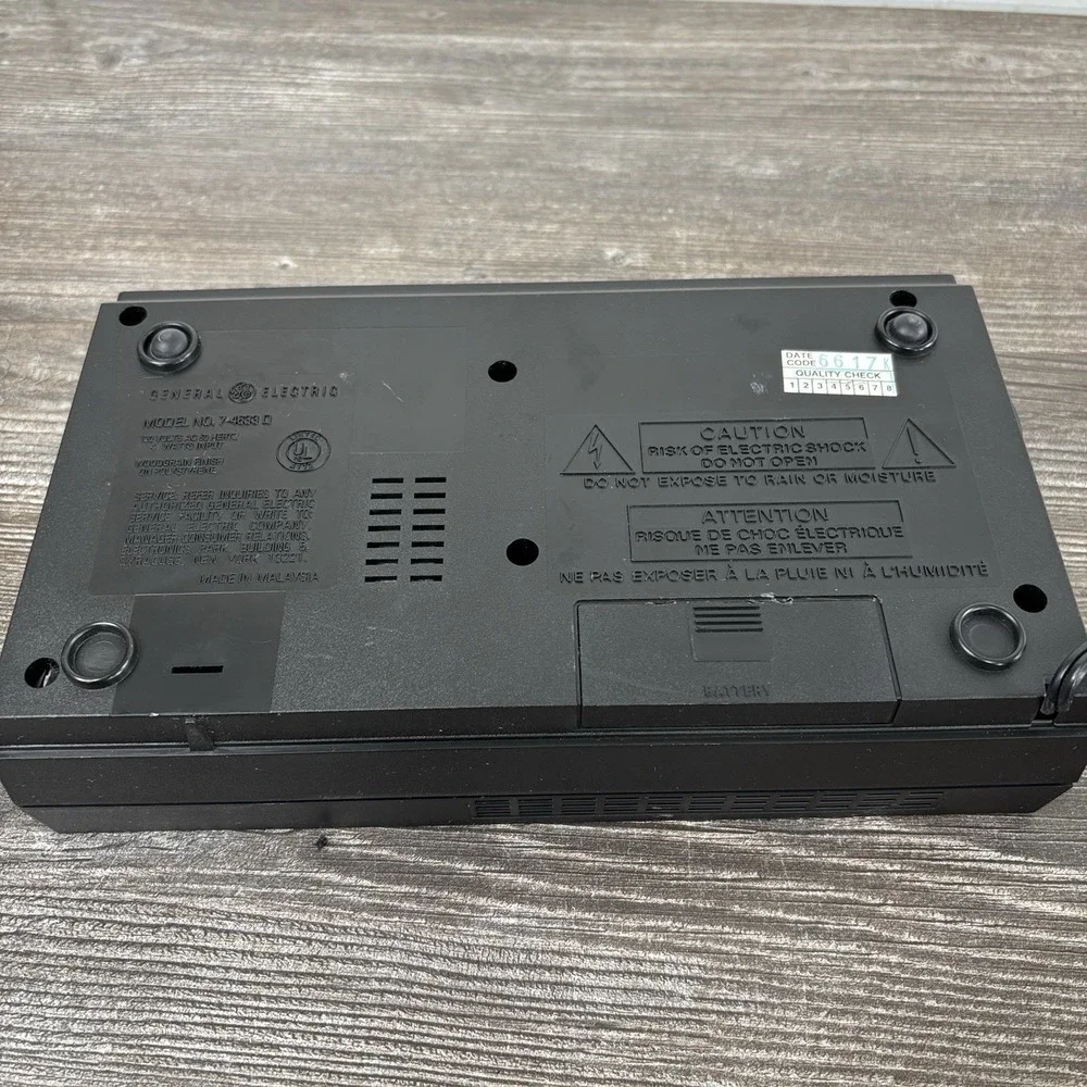 GE AM/FM Alarm Clock Radio Model 7-4633D General‎ Electric